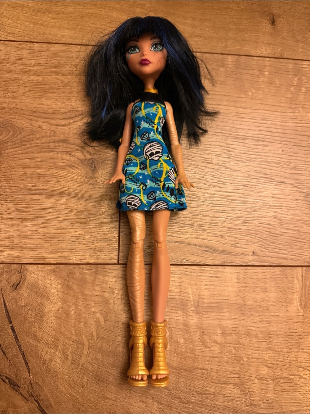 Monster High Cleo de Nile without earrings  bluePrint Mini Dress on Fashion Doll